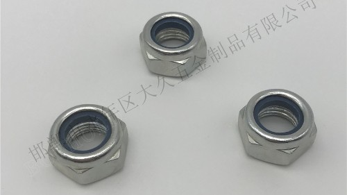 鎖緊螺母在操作過程中需要注意哪些地方？